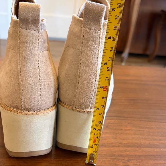 Sofft Cream Women’s Suede Ankle Booties - Picture 7 of 11